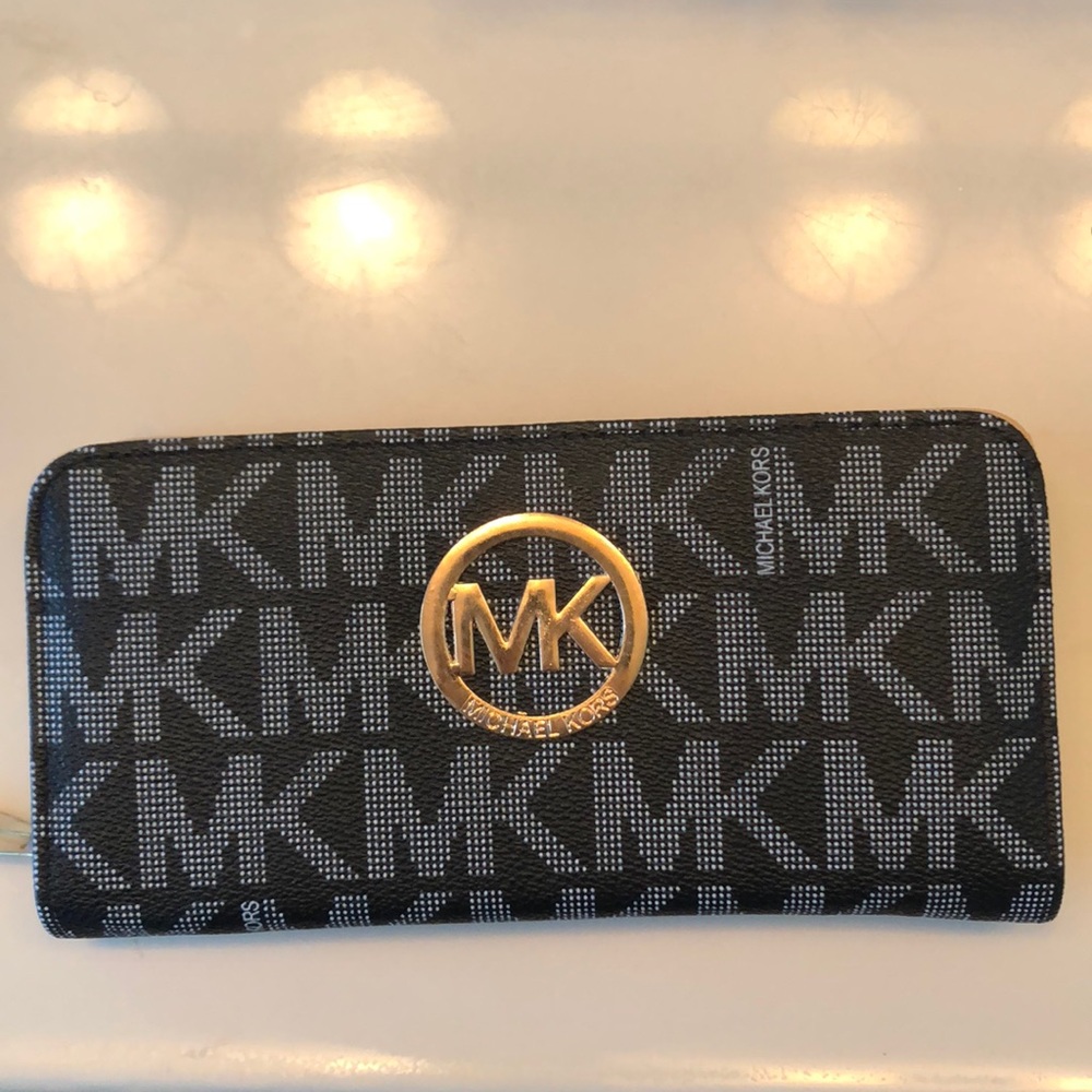 MK wallet/wristlet